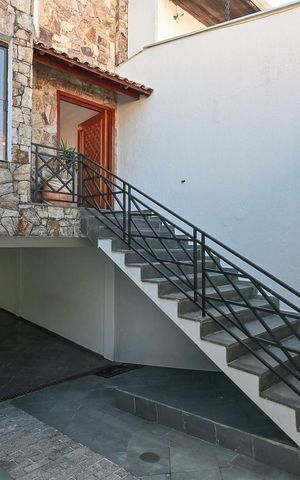 Casa à venda com 230m², 3 quartos e 4 vagasGaragem