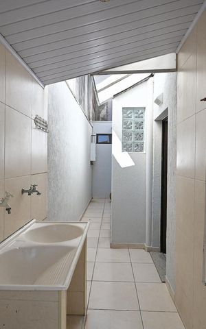 Casa à venda com 230m², 3 quartos e 4 vagasÁrea de Serviço 