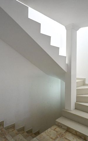 Casa à venda com 230m², 3 quartos e 4 vagasEscada