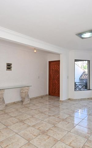 Casa à venda com 230m², 3 quartos e 4 vagasSala
