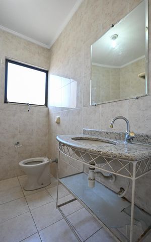 Casa à venda com 230m², 3 quartos e 4 vagasBanheiro