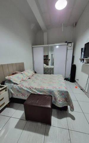 Casa à venda com 240m², 3 quartos e sem vaga Casa à venda com 240m², 3 quartos e sem vagaQuarto