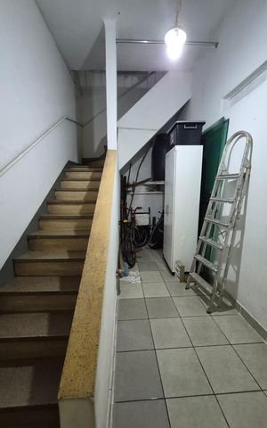 Casa à venda com 240m², 3 quartos e sem vaga Casa à venda com 240m², 3 quartos e sem vagaÁrea externa