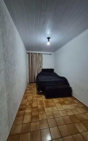 Casa à venda com 240m², 3 quartos e sem vaga Casa à venda com 240m², 3 quartos e sem vagaQuarto