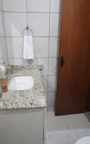 Casa à venda com 354m², 3 quartos e 1 vagaBanheiro
