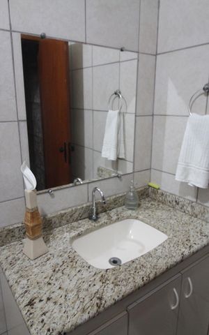 Casa à venda com 354m², 3 quartos e 1 vagaBanheiro