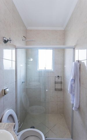 Casa à venda com 140m², 3 quartos e 5 vagas Casa à venda com 140m², 3 quartos e 5 vagasBanheiro