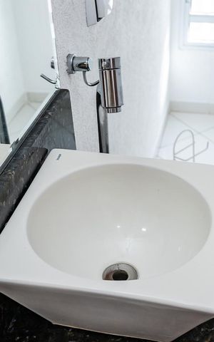 Casa à venda com 140m², 3 quartos e 5 vagas Casa à venda com 140m², 3 quartos e 5 vagasLavabo