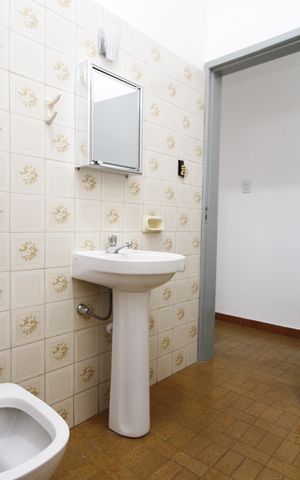 Casa à venda com 360m², 4 quartos e 6 vagasBanheiro 1