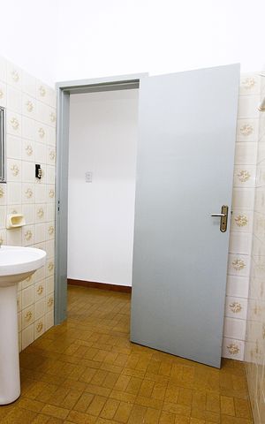 Casa à venda com 360m², 4 quartos e 6 vagasBanheiro 1