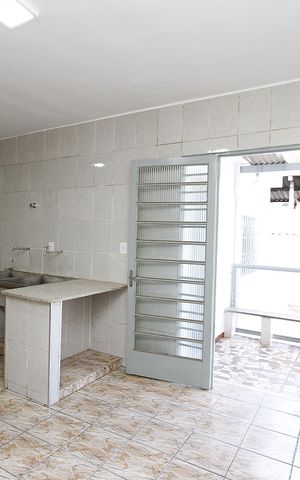 Casa à venda com 360m², 4 quartos e 6 vagasCozinha