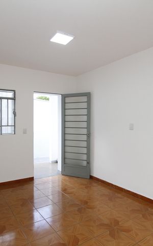 Casa à venda com 360m², 4 quartos e 6 vagasSala