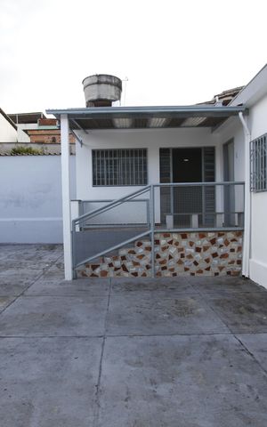 Casa à venda com 360m², 4 quartos e 6 vagasVaranda