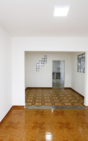 Casa à venda com 360m², 4 quartos e 6 vagasSala