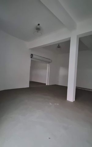 Casa à venda com 240m², 2 quartos e 4 vagas Casa à venda com 240m², 2 quartos e 4 vagasÁrea externa