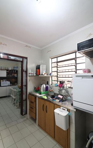 Casa à venda com 150m², 4 quartos e 2 vagasCopa e Cozinha 
