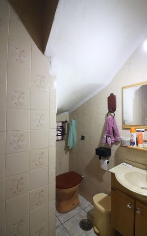 Casa à venda com 150m², 4 quartos e 2 vagasLavabo