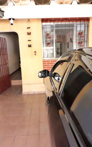Casa à venda com 150m², 4 quartos e 2 vagasGaragem