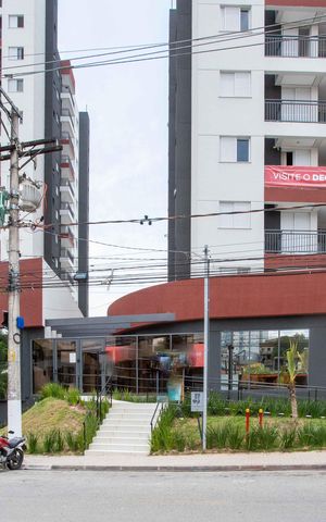 Apartamento à venda com 95m², 2 quartos e 2 vagasFachada e portaria