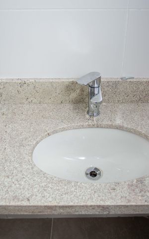 Apartamento à venda com 95m², 2 quartos e 2 vagasBanheiro da Suíte