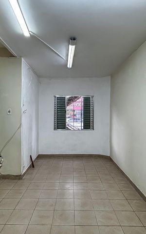 Casa à venda com 95m², 3 quartos e sem vaga Casa à venda com 95m², 3 quartos e sem vagaSala