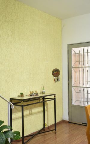 Casa à venda com 130m², 2 quartos e 1 vagaSala