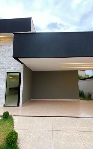 Casa à venda com 168m², 3 quartos e 4 vagas Casa à venda com 168m², 3 quartos e 4 vagasFachada