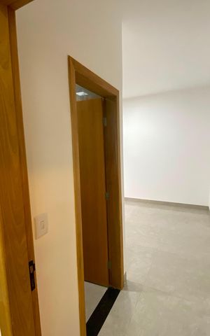 Casa à venda com 168m², 3 quartos e 4 vagas Casa à venda com 168m², 3 quartos e 4 vagasCorredor