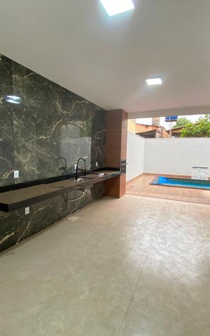 Casa à venda com 168m², 3 quartos e 4 vagas Casa à venda com 168m², 3 quartos e 4 vagasÁrea de serviço