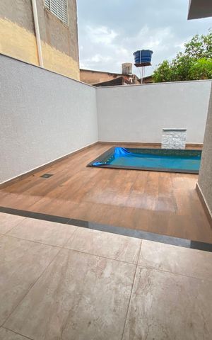Casa à venda com 168m², 3 quartos e 4 vagas Casa à venda com 168m², 3 quartos e 4 vagasÁrea comum