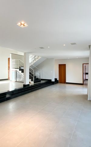 Casa de condomínio à venda com 455m², 4 quartos e 4 vagas Casa de condomínio à venda com 455m², 4 quartos e 4 vagasSala