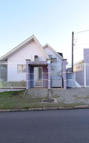 Casa à venda com 494m², 4 quartos e 4 vagasFachada