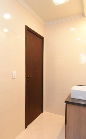 Casa à venda com 494m², 4 quartos e 4 vagasBanheiro da Suíte 2