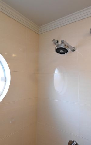 Casa à venda com 494m², 4 quartos e 4 vagasBanheiro da Suíte 2