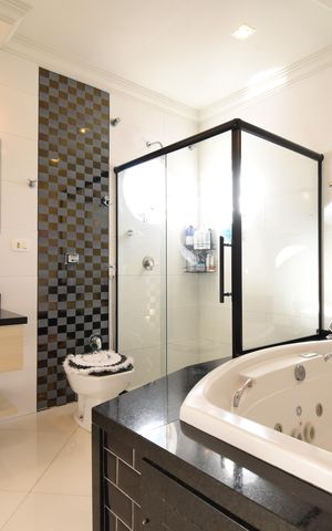 Casa à venda com 494m², 4 quartos e 4 vagasBanheiro da Suíte 1