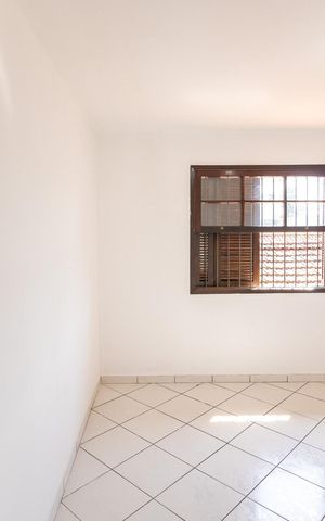 Casa para alugar com 100m², 2 quartos e 2 vagas Casa para alugar com 100m², 2 quartos e 2 vagasQuarto 1