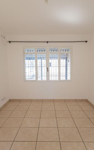 Casa para alugar com 100m², 2 quartos e 2 vagas Casa para alugar com 100m², 2 quartos e 2 vagasSala