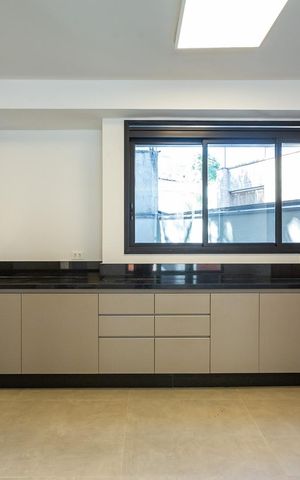 Casa para alugar com 256m², 3 quartos e 3 vagas Casa para alugar com 256m², 3 quartos e 3 vagasCozinha