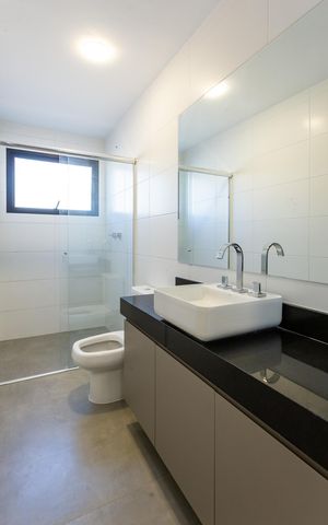 Casa para alugar com 256m², 3 quartos e 3 vagas Casa para alugar com 256m², 3 quartos e 3 vagasBanheiro