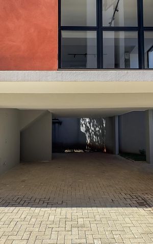Casa para alugar com 256m², 3 quartos e 3 vagas Casa para alugar com 256m², 3 quartos e 3 vagasFachada