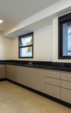Casa para alugar com 256m², 3 quartos e 3 vagas Casa para alugar com 256m², 3 quartos e 3 vagasCozinha
