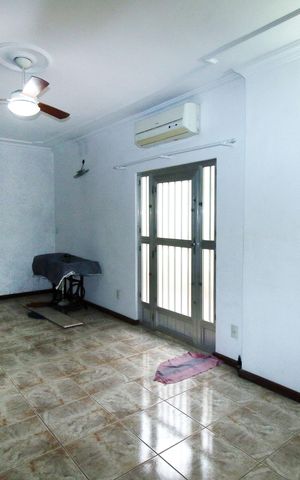 Casa à venda com 269m², 4 quartos e 4 vagasSala