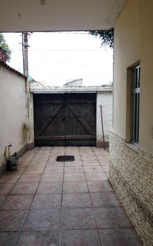 Casa à venda com 269m², 4 quartos e 4 vagasQuintal e garagem