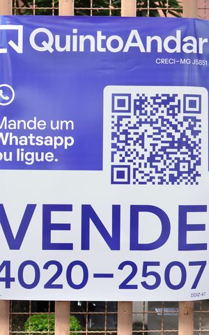 Apartamento à venda com 90m², 3 quartos e 1 vaga Apartamento à venda com 90m², 3 quartos e 1 vagaPlaca