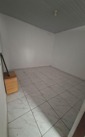 Casa à venda com 45m², 1 quarto e 1 vaga Casa à venda com 45m², 1 quarto e 1 vagaSala/Quarto