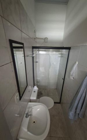 Casa à venda com 45m², 1 quarto e 1 vaga Casa à venda com 45m², 1 quarto e 1 vagaBanheiro