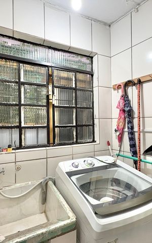 Casa à venda com 292m², 2 quartos e 3 vagas Casa à venda com 292m², 2 quartos e 3 vagasÁrea de Serviço