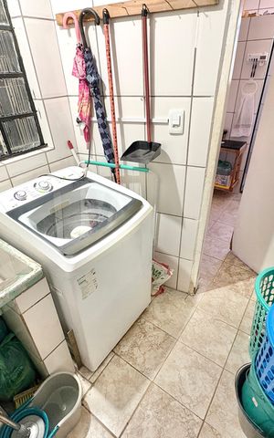 Casa à venda com 292m², 2 quartos e 3 vagas Casa à venda com 292m², 2 quartos e 3 vagasÁrea de Serviço