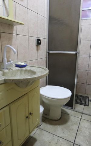 Casa à venda com 135m², 2 quartos e 2 vagasBanheiro 2