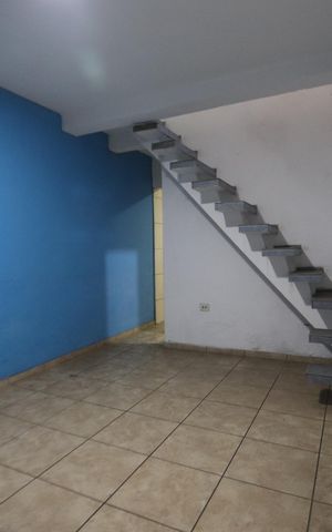 Casa à venda com 135m², 2 quartos e 2 vagasSala